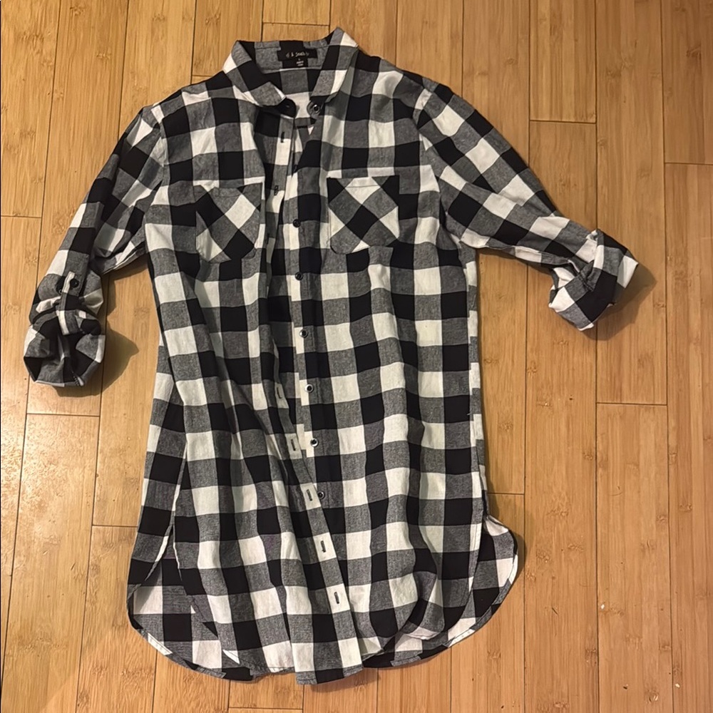 Women's Black and White Plaid Button Shirt/dress